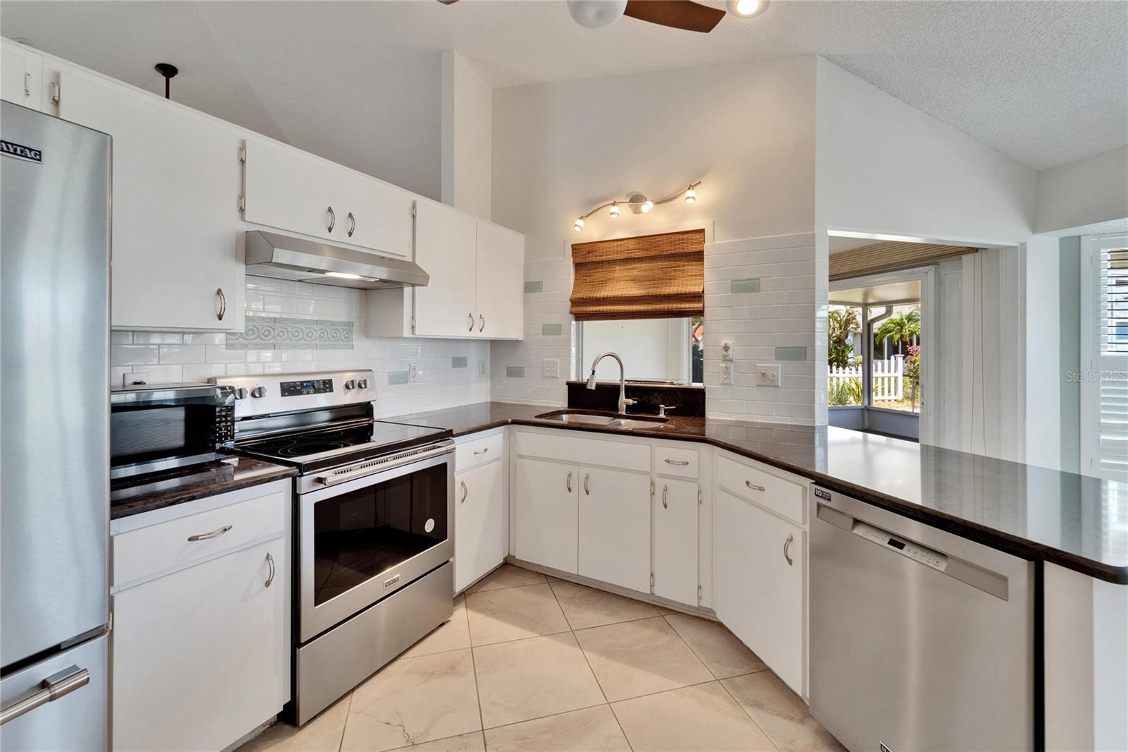 304 CALOOSA PALMS CT, SUN CITY CENTER, FL, 33573