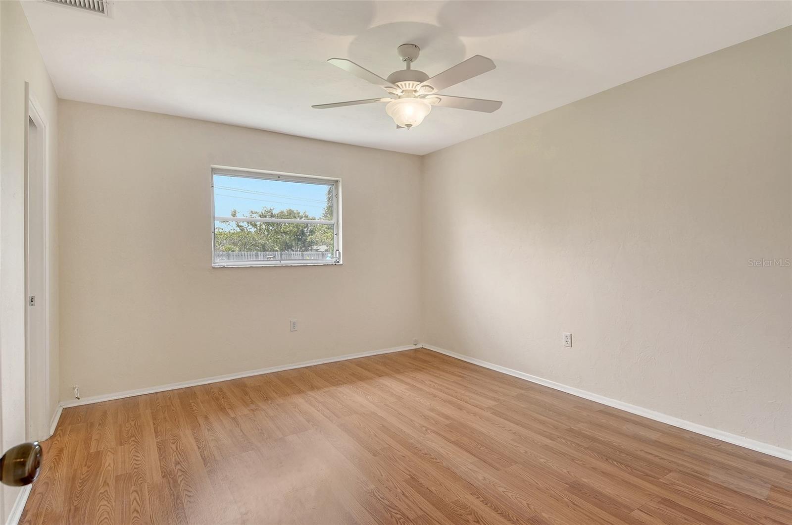 A4655365 Property Photo