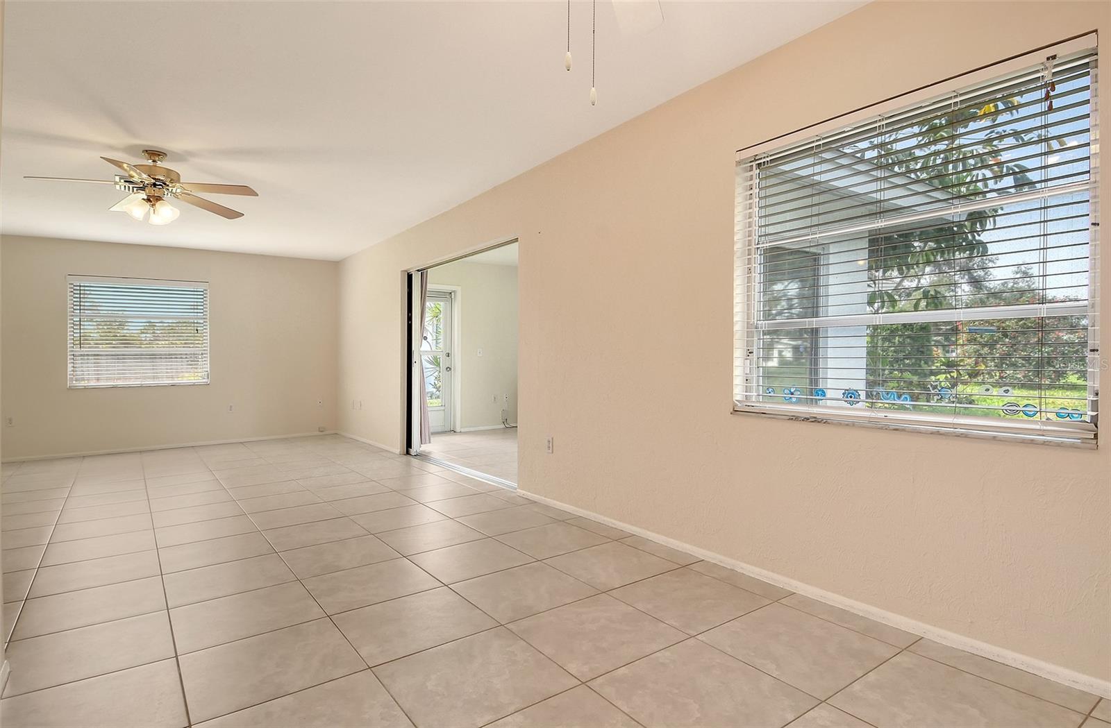 A4655365 Property Photo