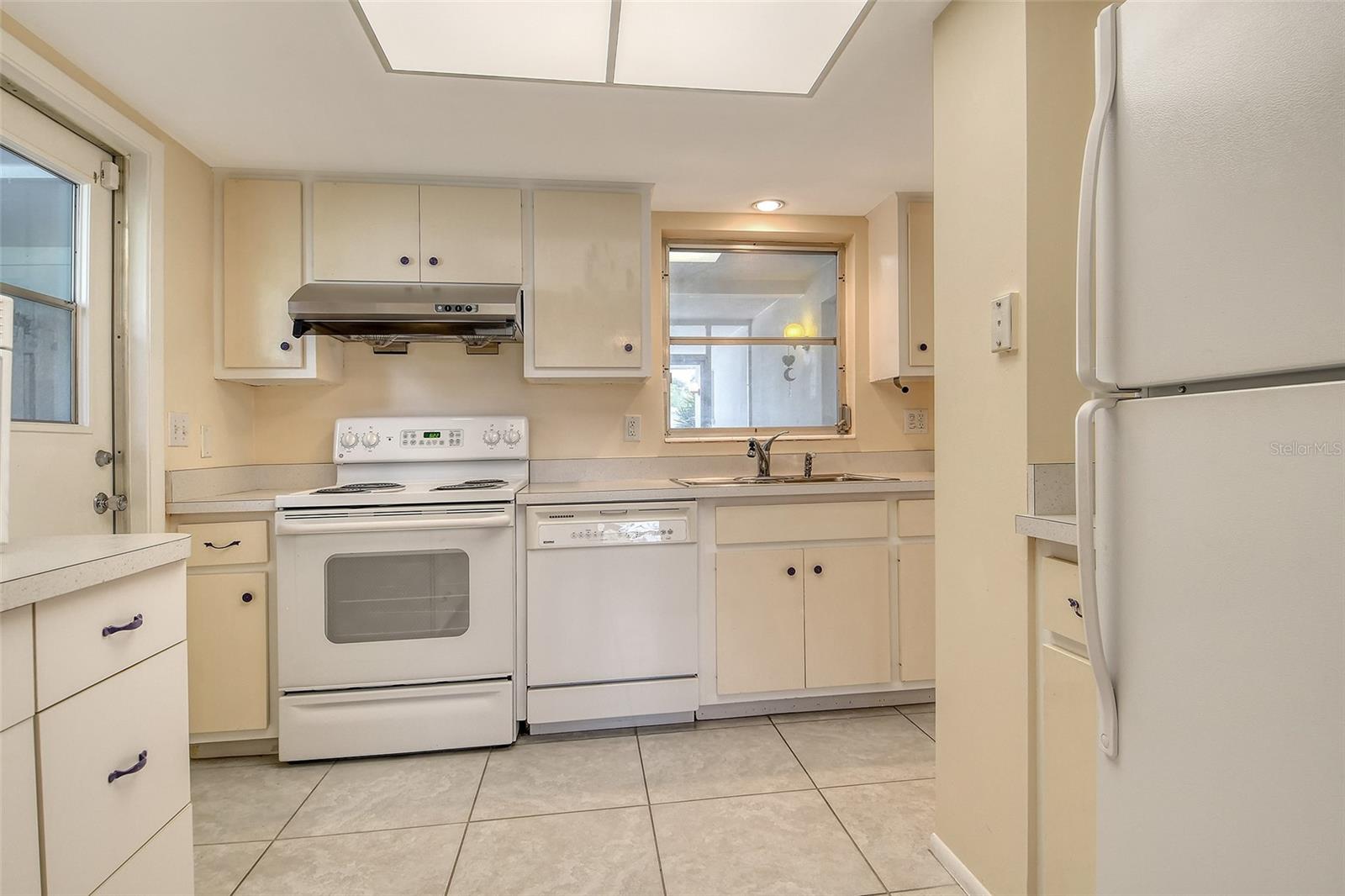A4655365 Property Photo