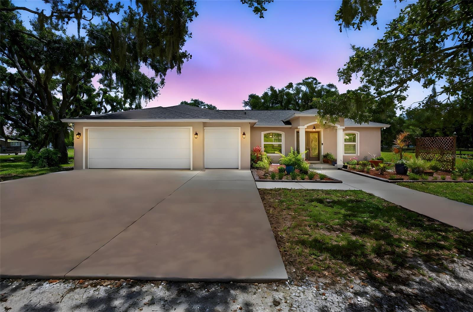 A4655381 Property Photo