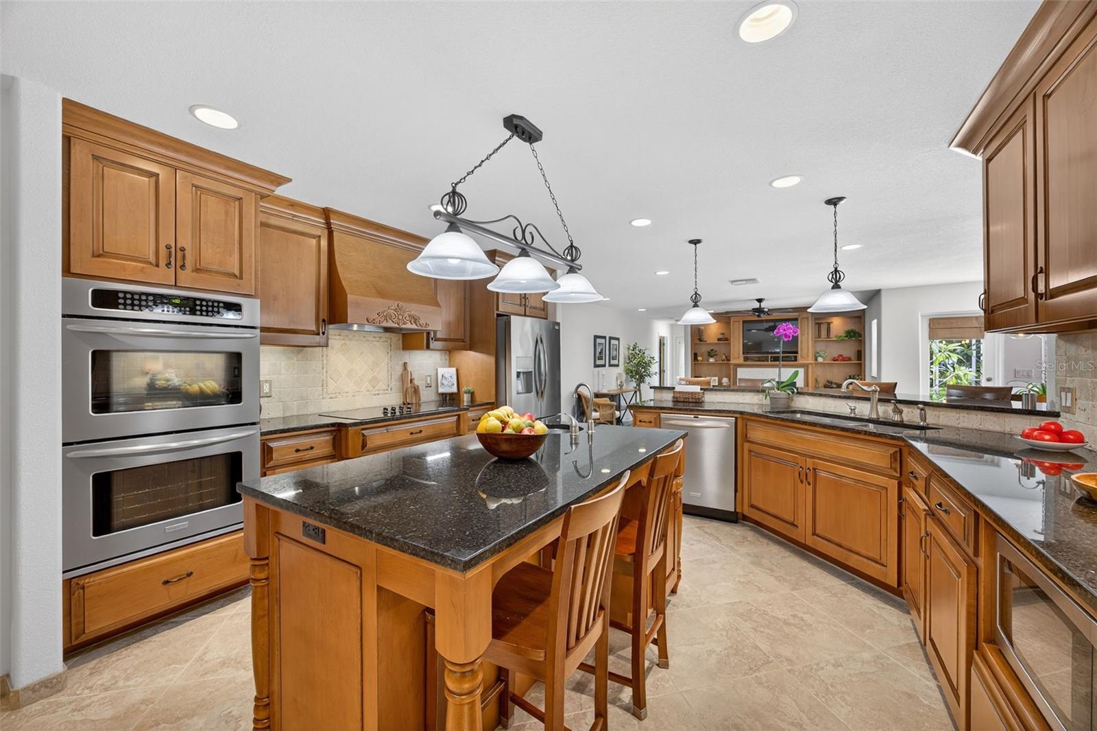 A4655381 Property Photo