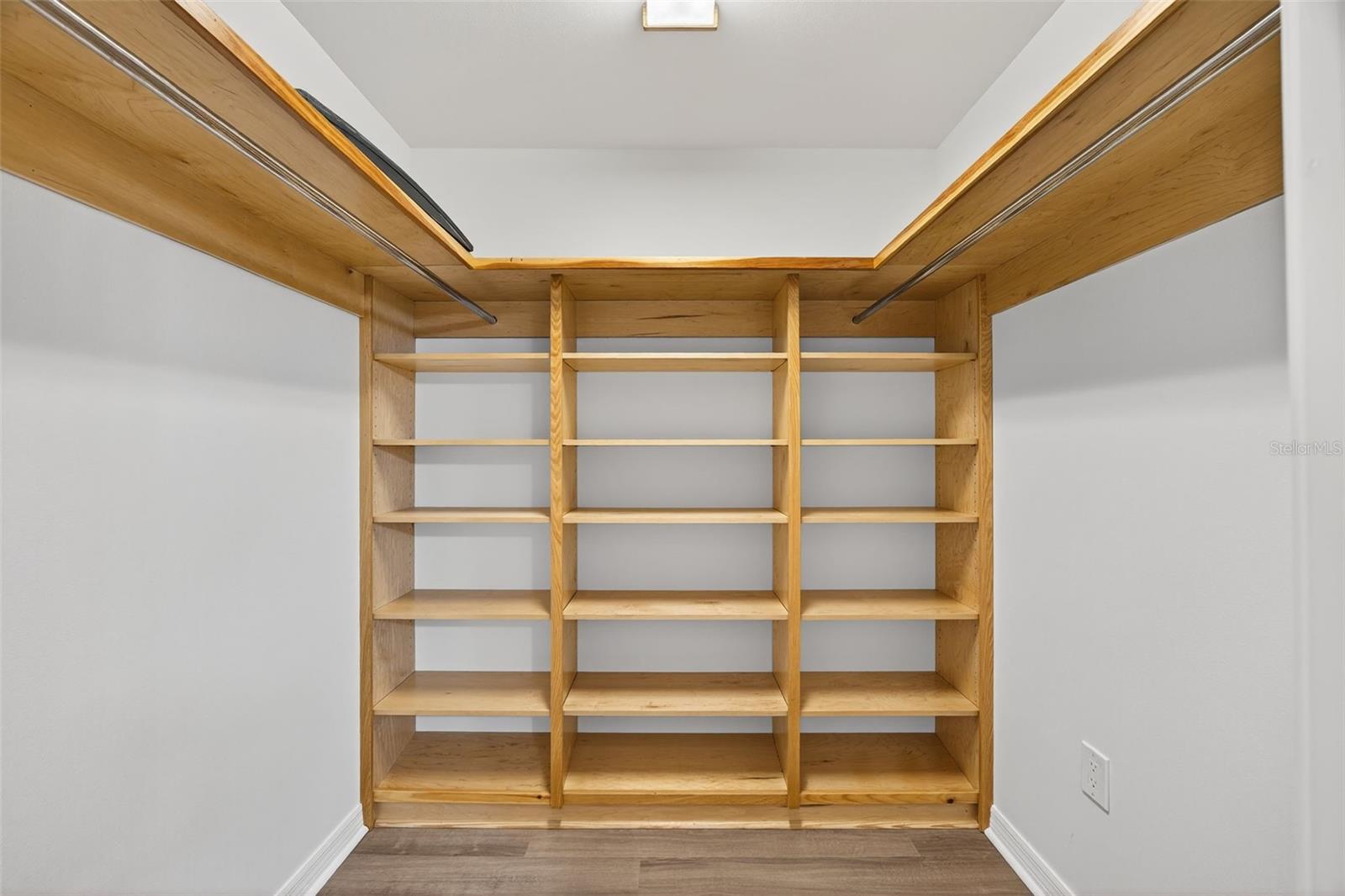 A4655381 Property Photo