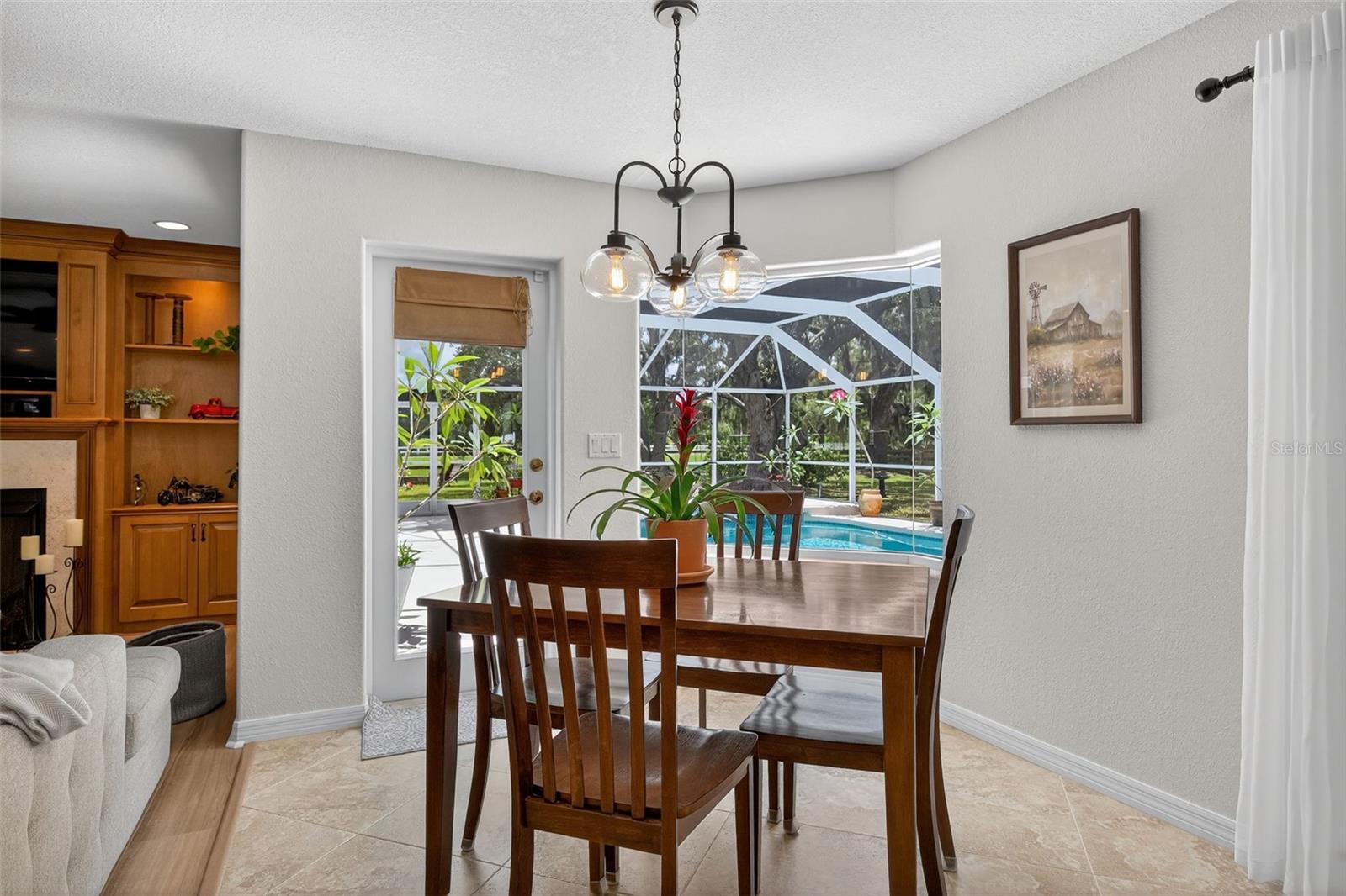 A4655381 Property Photo