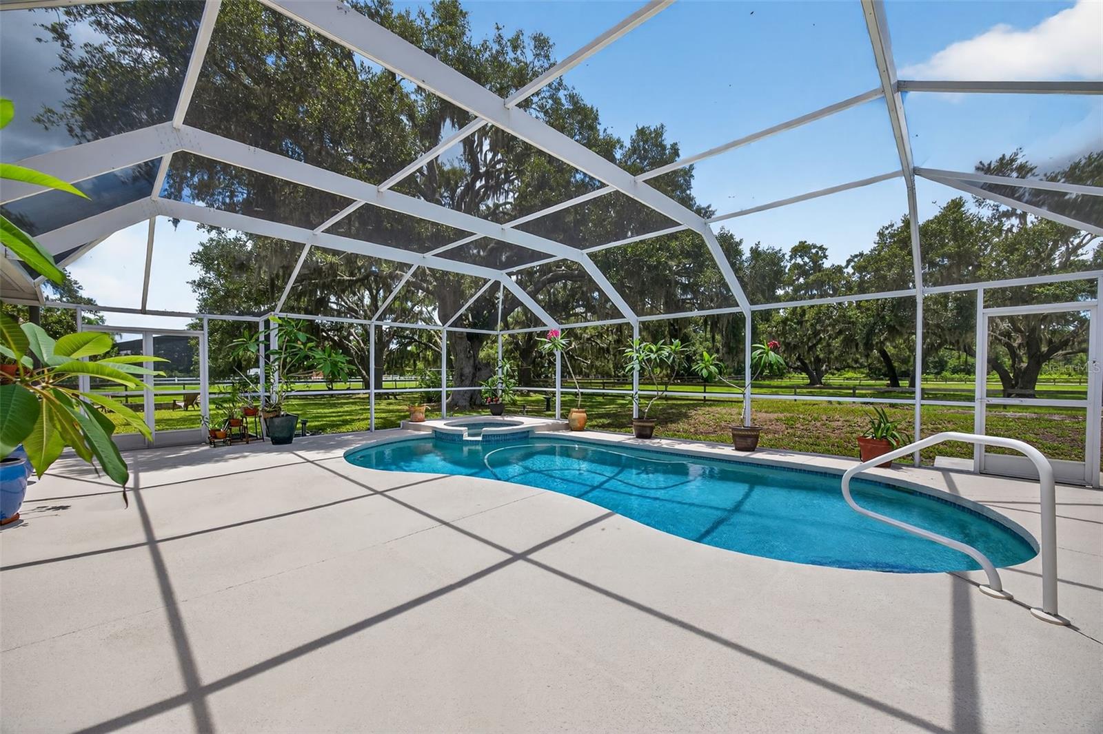 A4655381 Property Photo