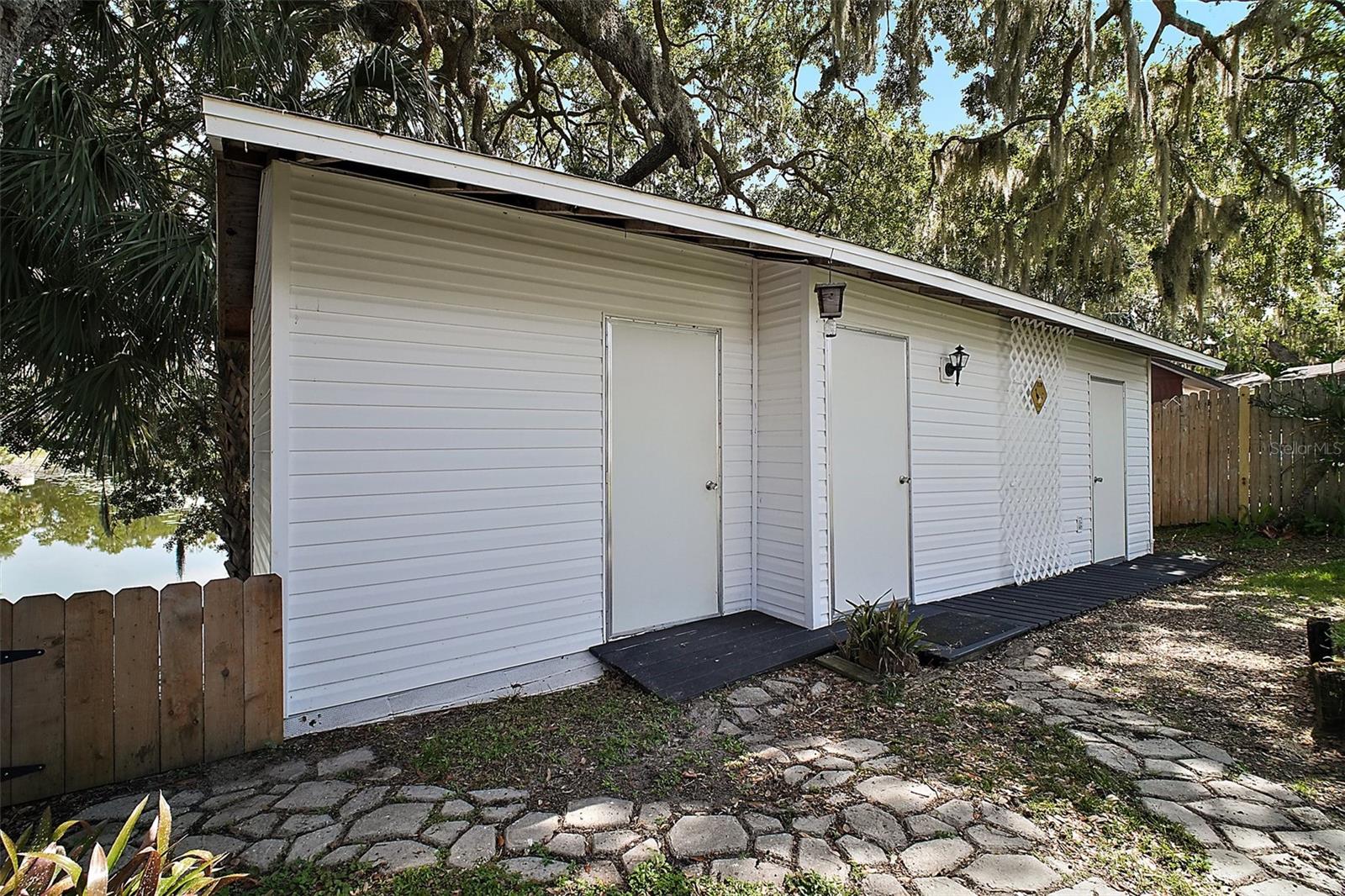 1301 CAMBRIDGE DR, LEESBURG, FL, 34748