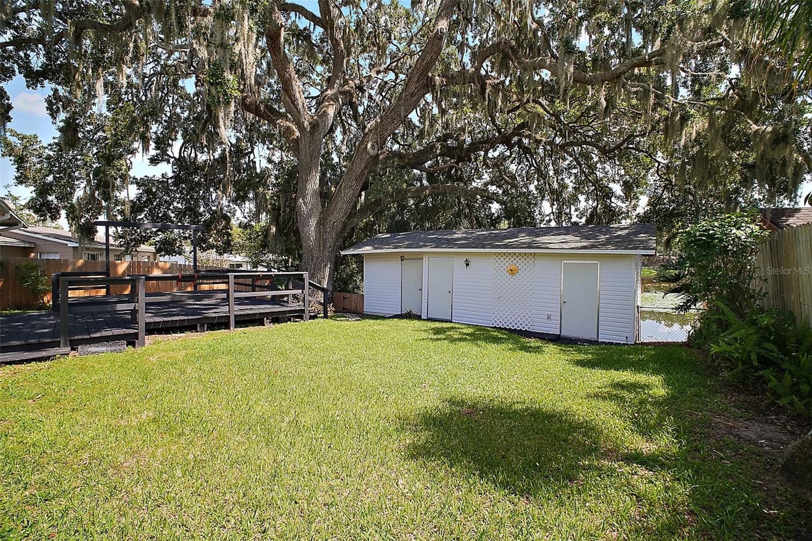 1301 CAMBRIDGE DR, LEESBURG, FL, 34748