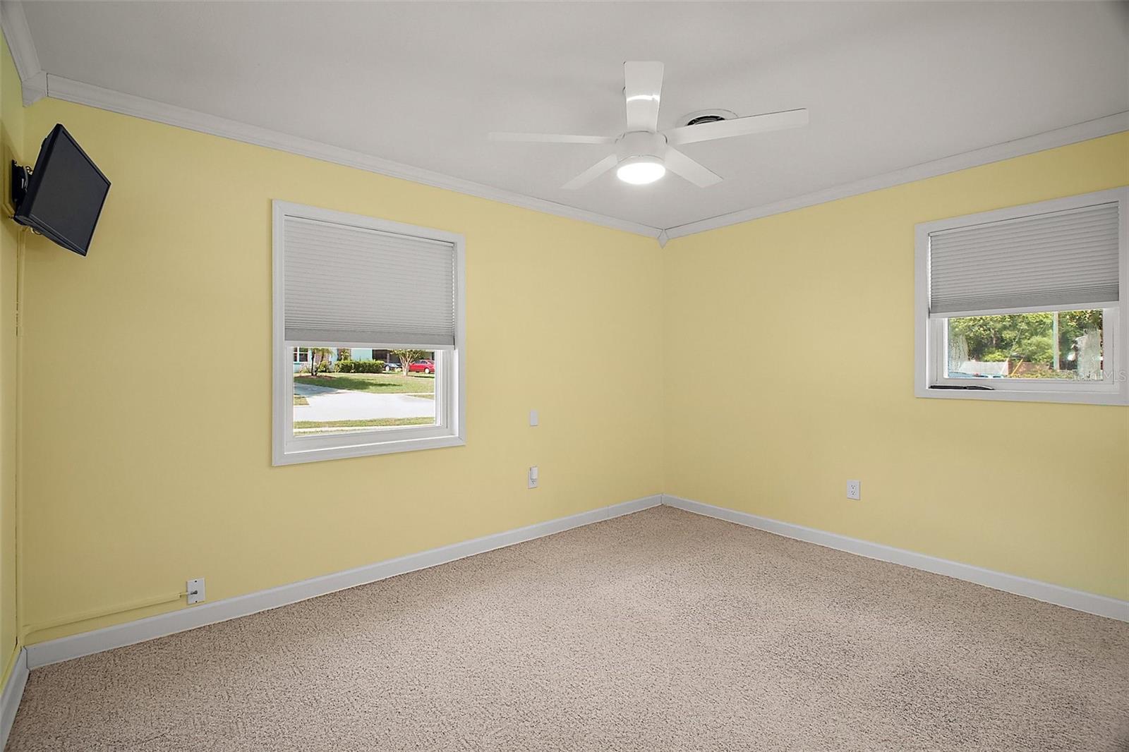 1301 CAMBRIDGE DR, LEESBURG, FL, 34748