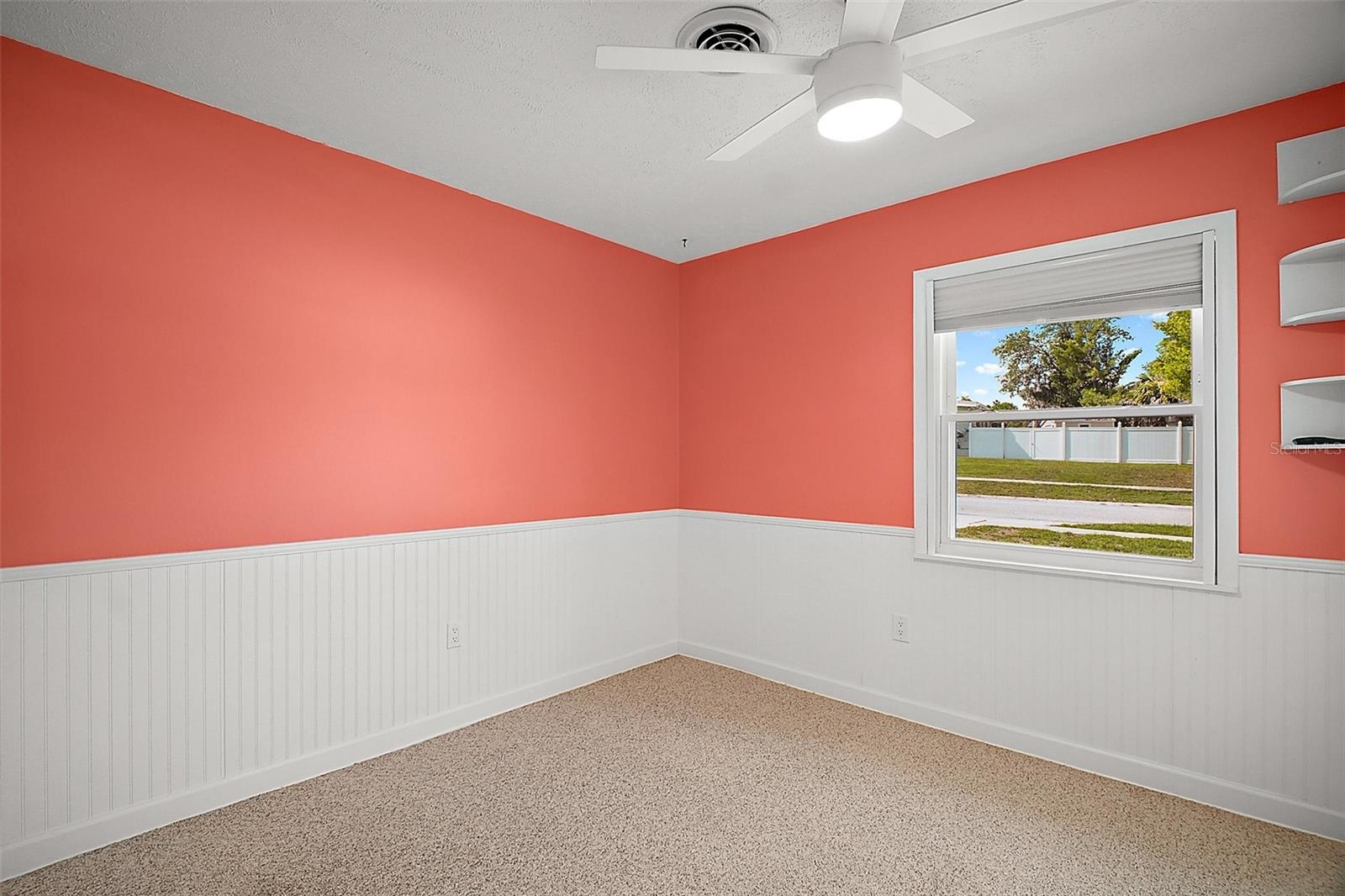 1301 CAMBRIDGE DR, LEESBURG, FL, 34748