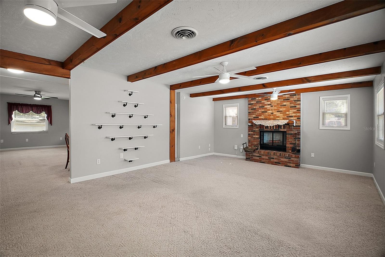 1301 CAMBRIDGE DR, LEESBURG, FL, 34748