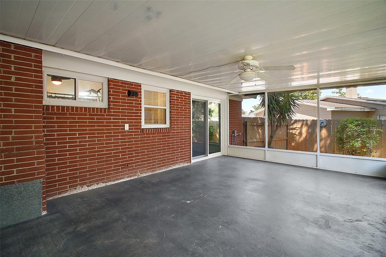 1301 CAMBRIDGE DR, LEESBURG, FL, 34748