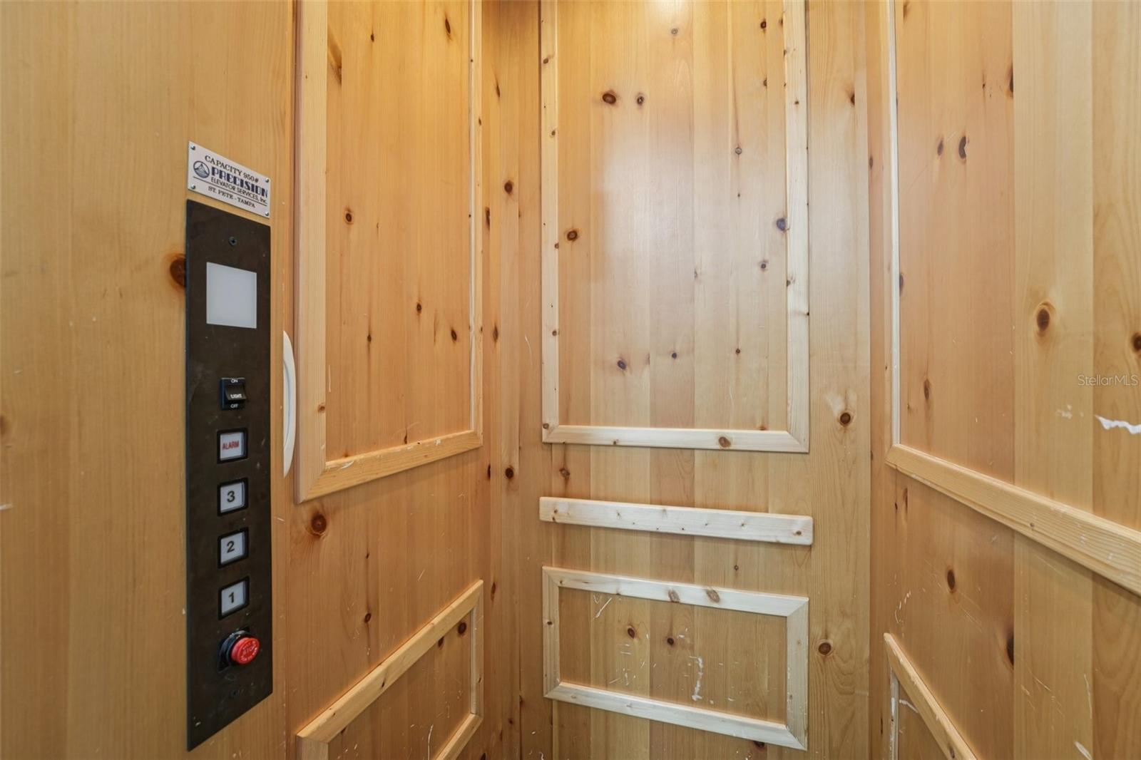 8410 KENAVIS PL, ODESSA, FL, 33556