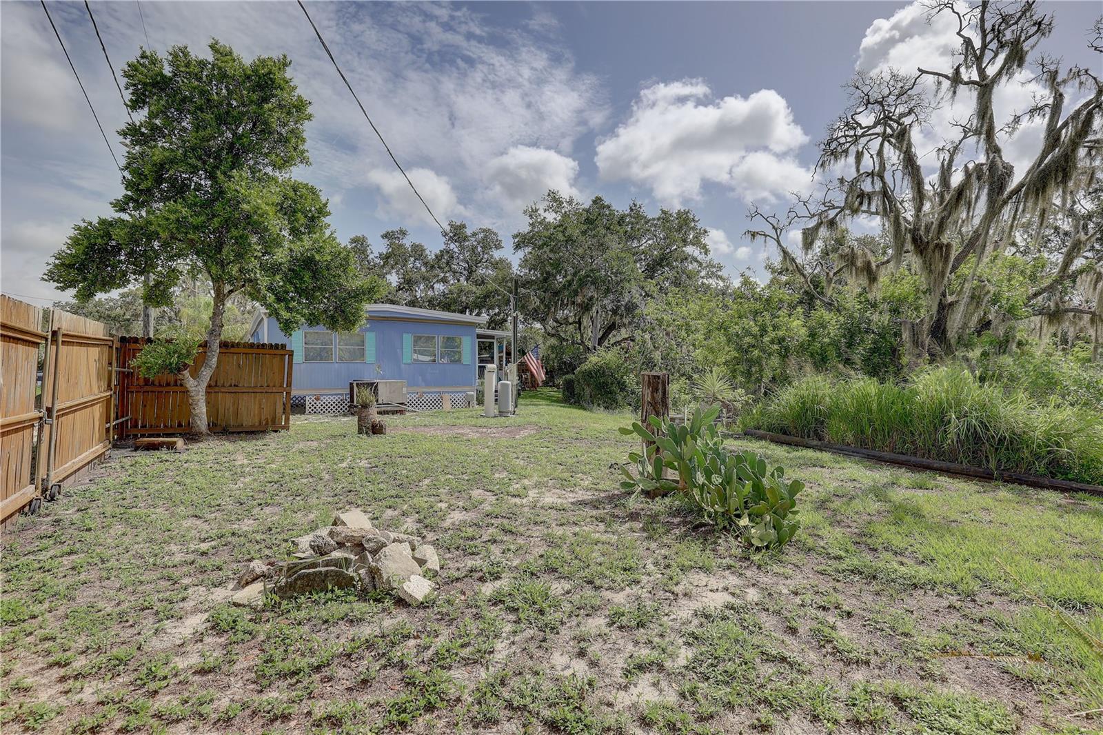 11006 SPIVEY RD, GIBSONTON, FL, 33534