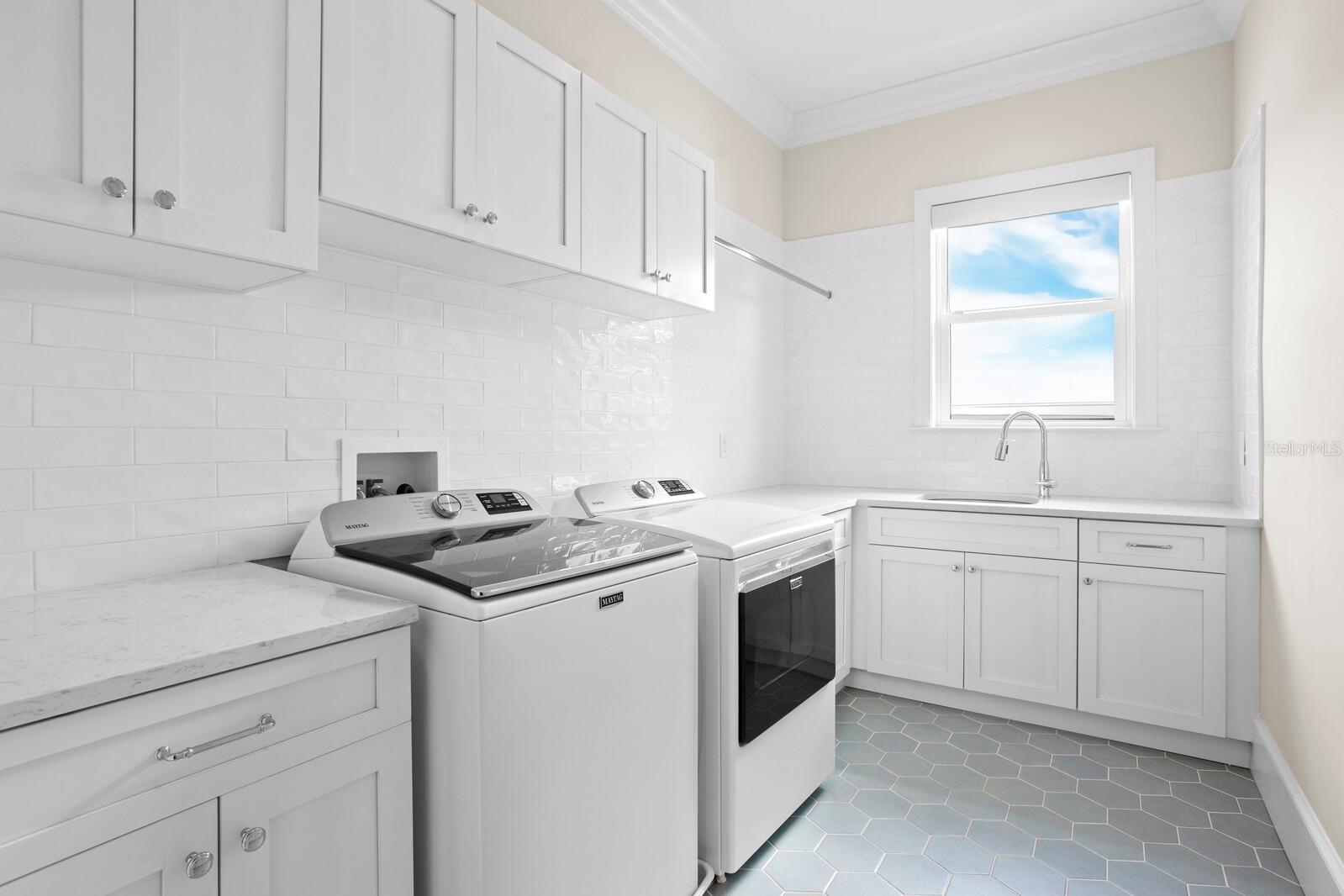 534 LADRONE AVE, TAMPA, FL, 33606