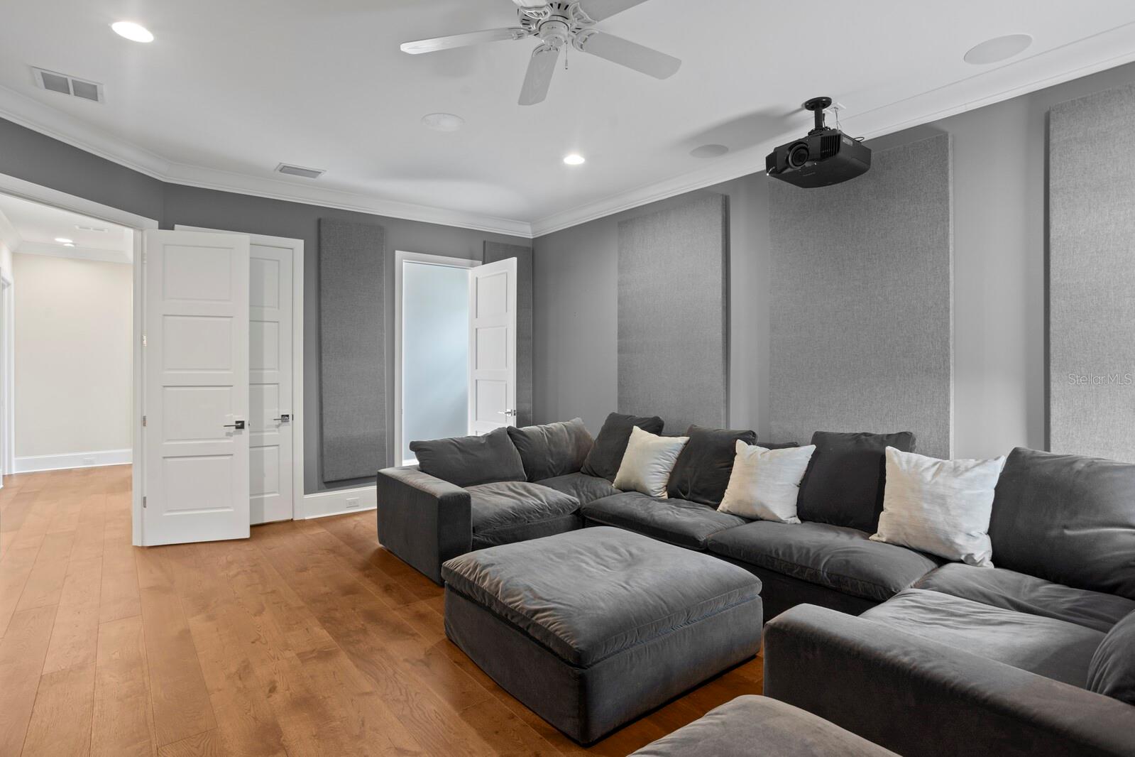 534 LADRONE AVE, TAMPA, FL, 33606