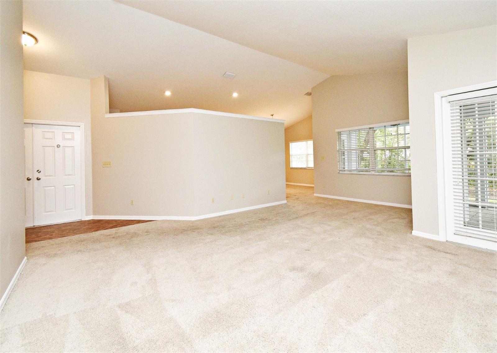 33042 LAKE BEND CIR, LEESBURG, FL, 34788