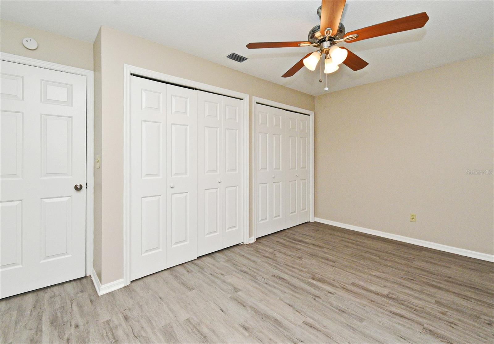 33042 LAKE BEND CIR, LEESBURG, FL, 34788