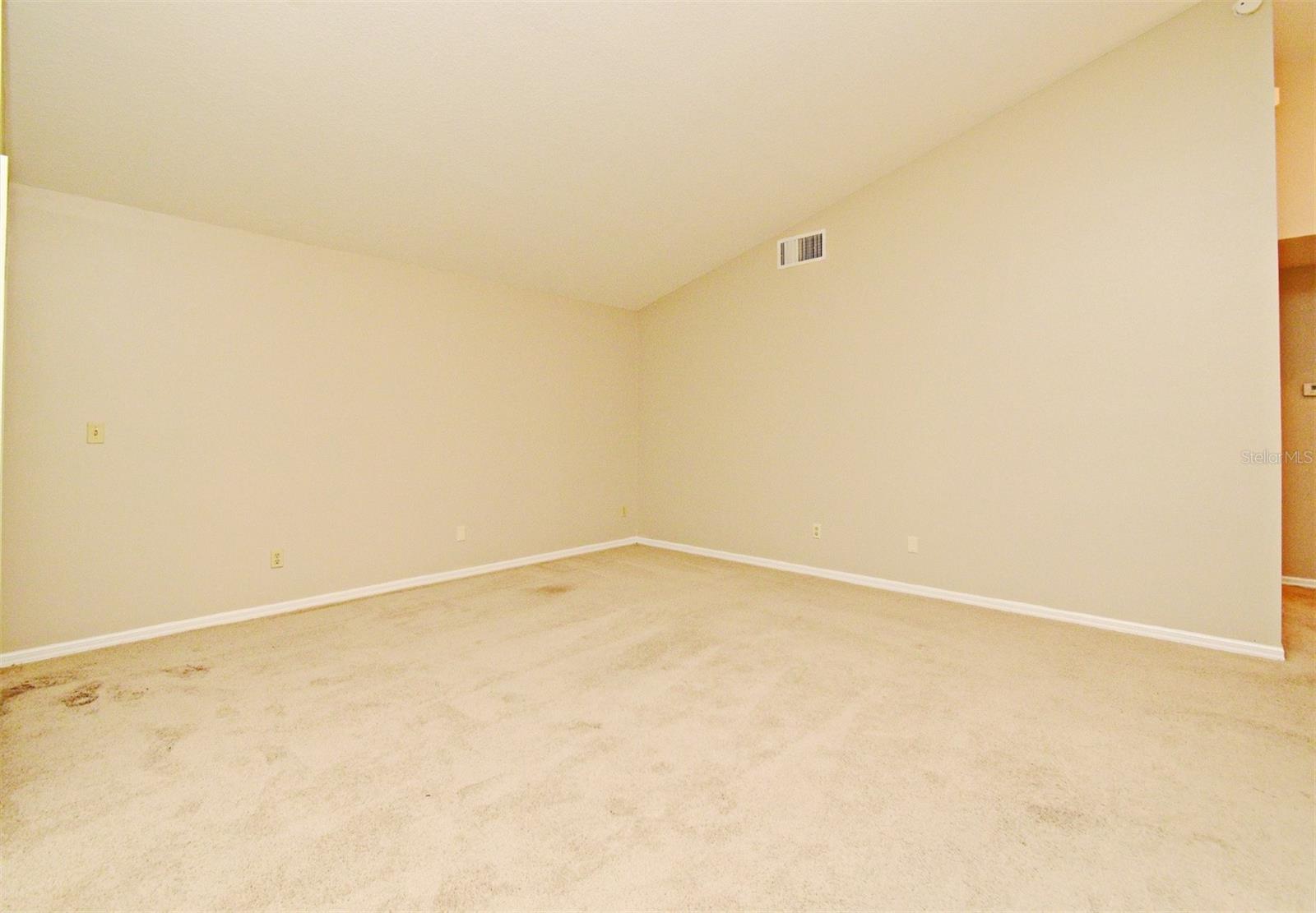 33042 LAKE BEND CIR, LEESBURG, FL, 34788