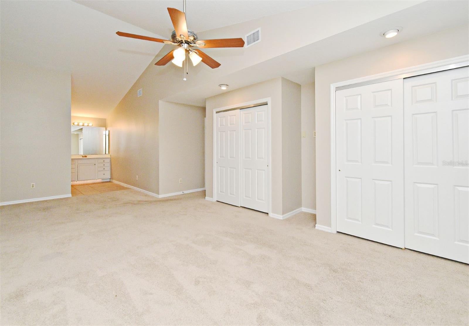 33042 LAKE BEND CIR, LEESBURG, FL, 34788