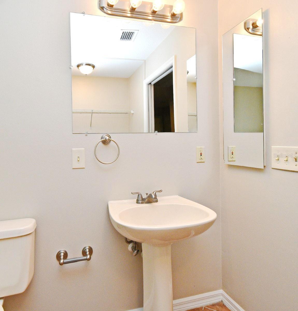 33042 LAKE BEND CIR, LEESBURG, FL, 34788