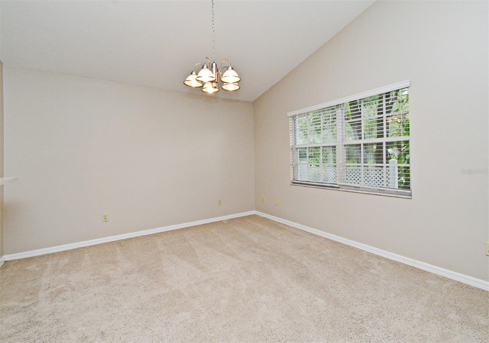 33042 LAKE BEND CIR, LEESBURG, FL, 34788