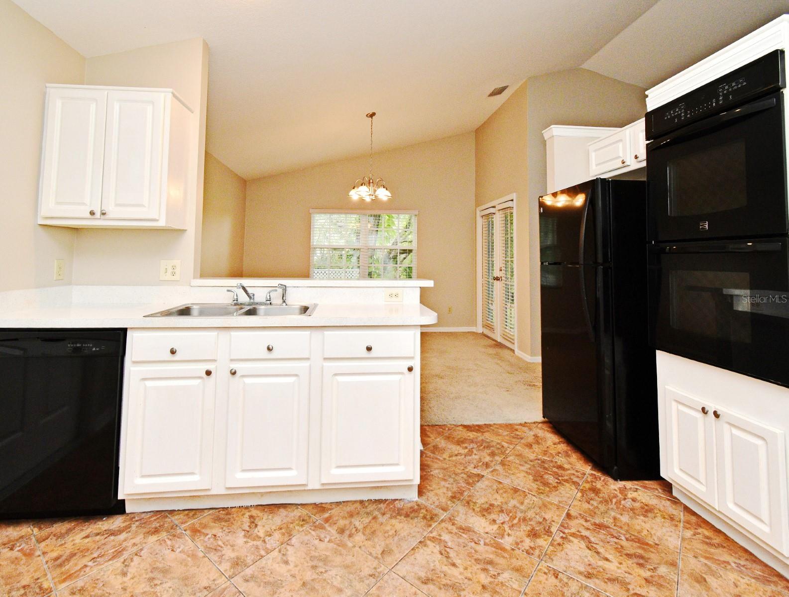 33042 LAKE BEND CIR, LEESBURG, FL, 34788