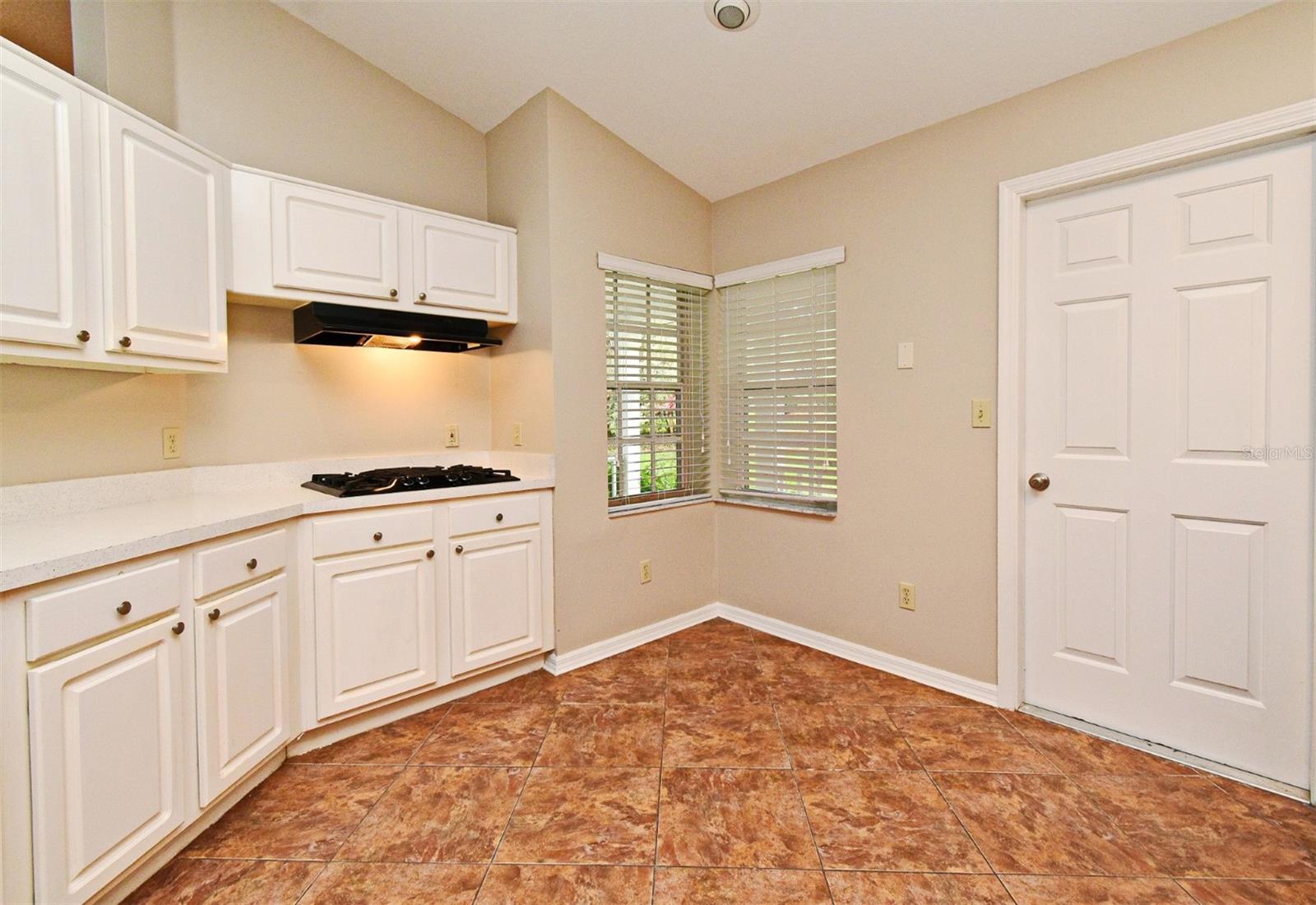 33042 LAKE BEND CIR, LEESBURG, FL, 34788