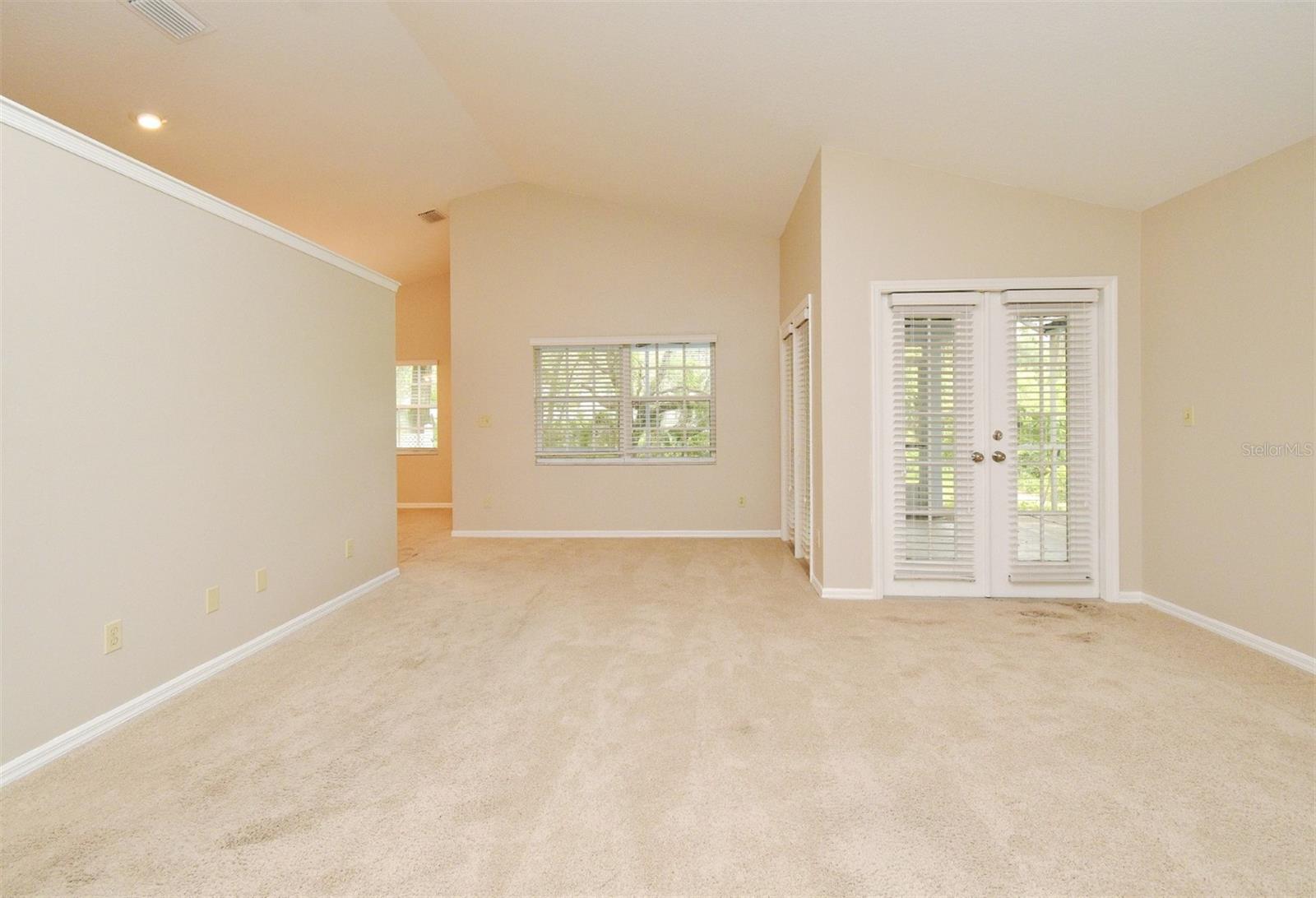 33042 LAKE BEND CIR, LEESBURG, FL, 34788