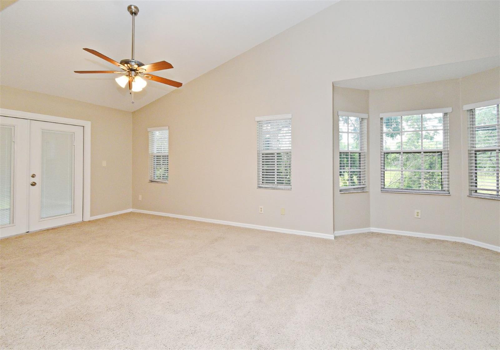 33042 LAKE BEND CIR, LEESBURG, FL, 34788