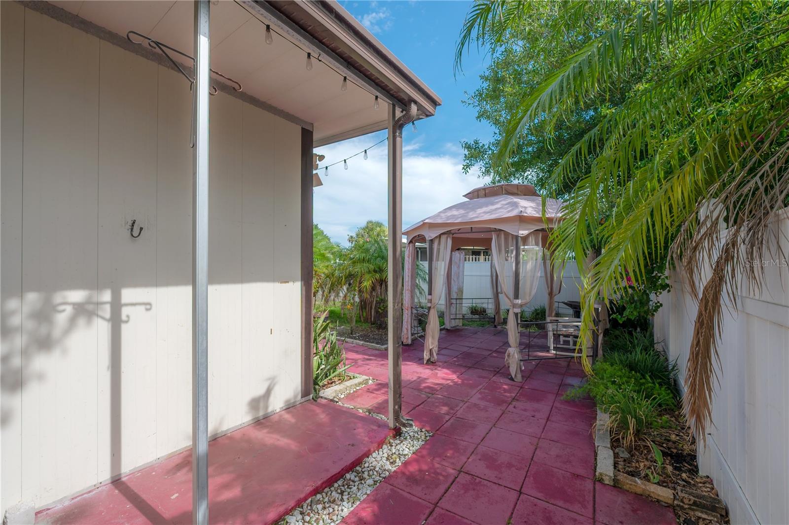 8917 FOX TRL, TAMPA, FL, 33626