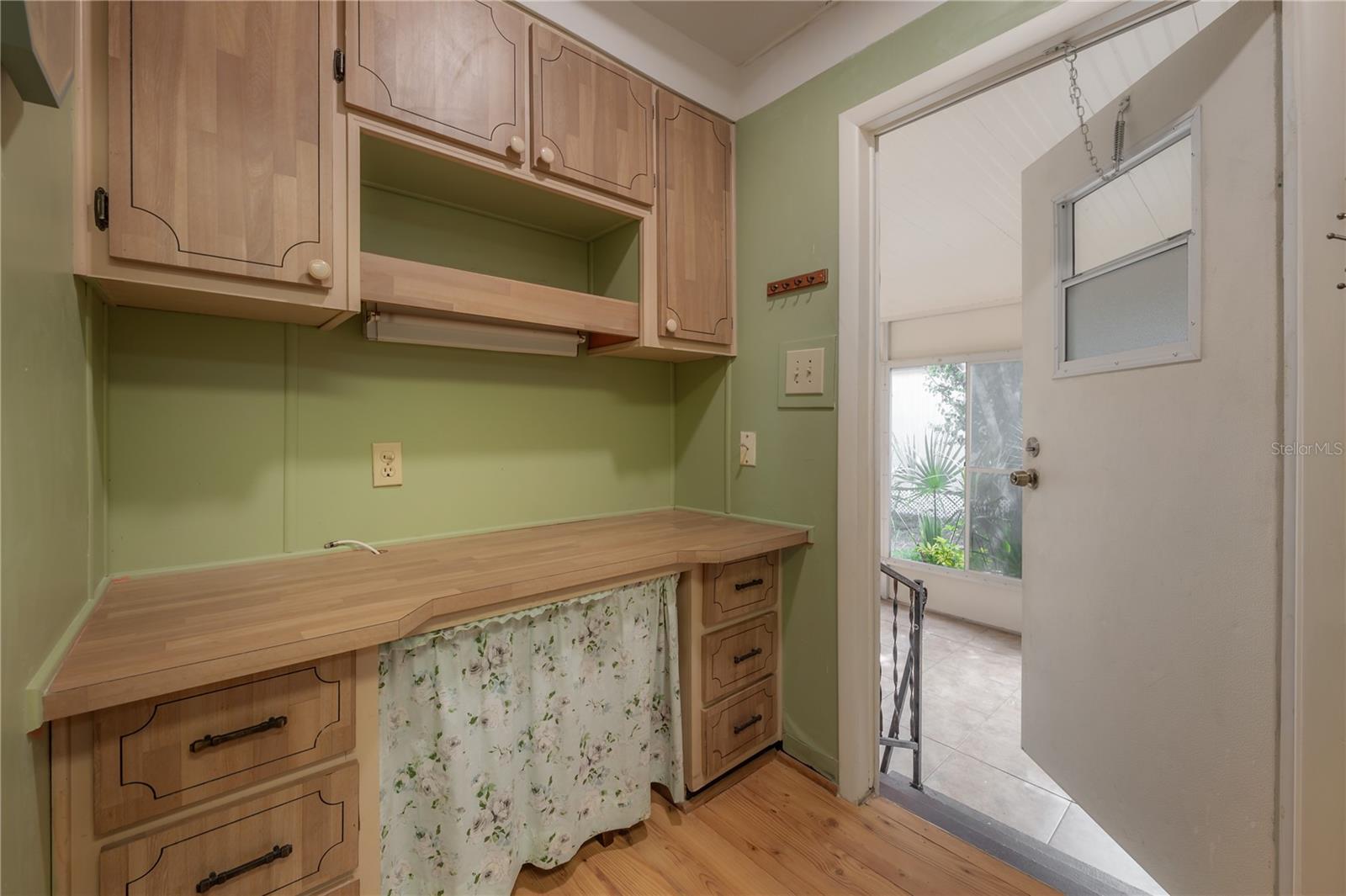 8917 FOX TRL, TAMPA, FL, 33626