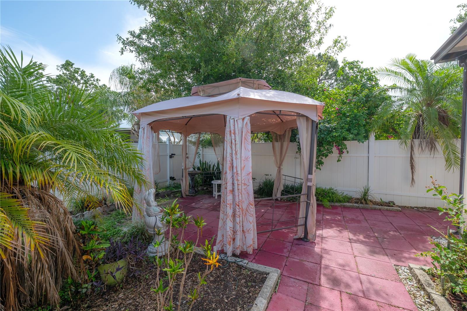 8917 FOX TRL, TAMPA, FL, 33626