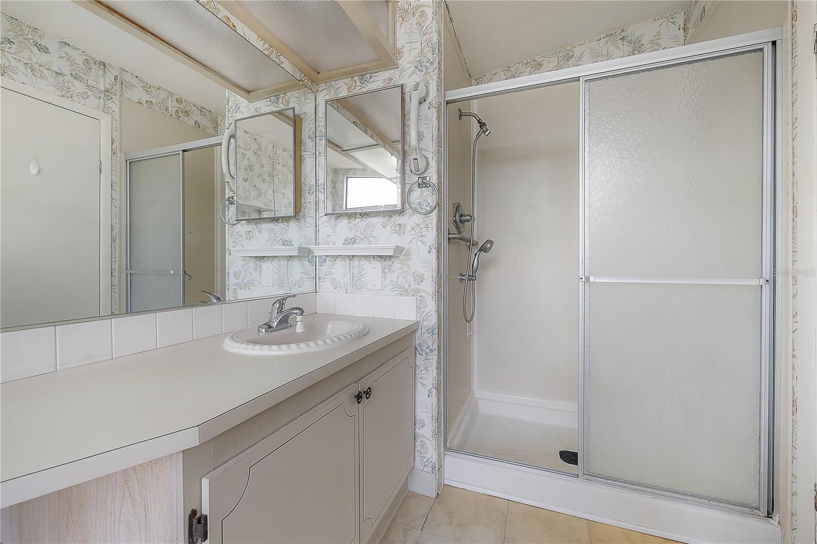 8917 FOX TRL, TAMPA, FL, 33626