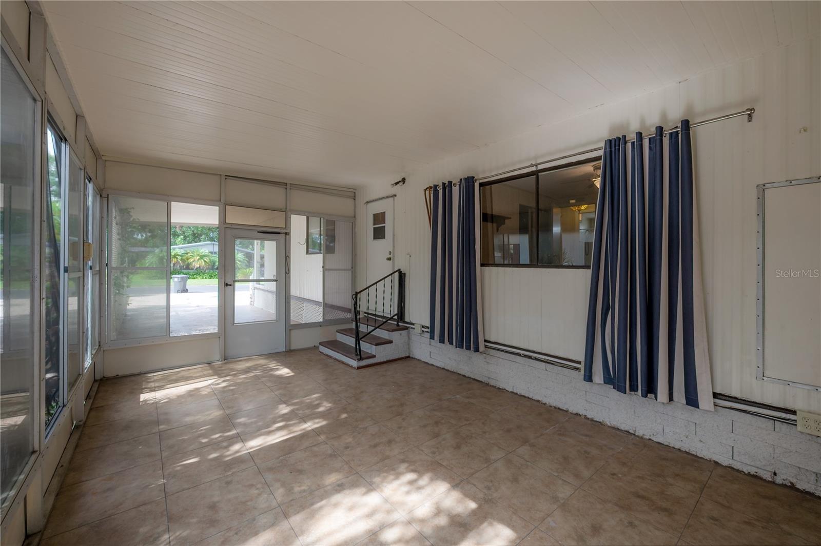 8917 FOX TRL, TAMPA, FL, 33626