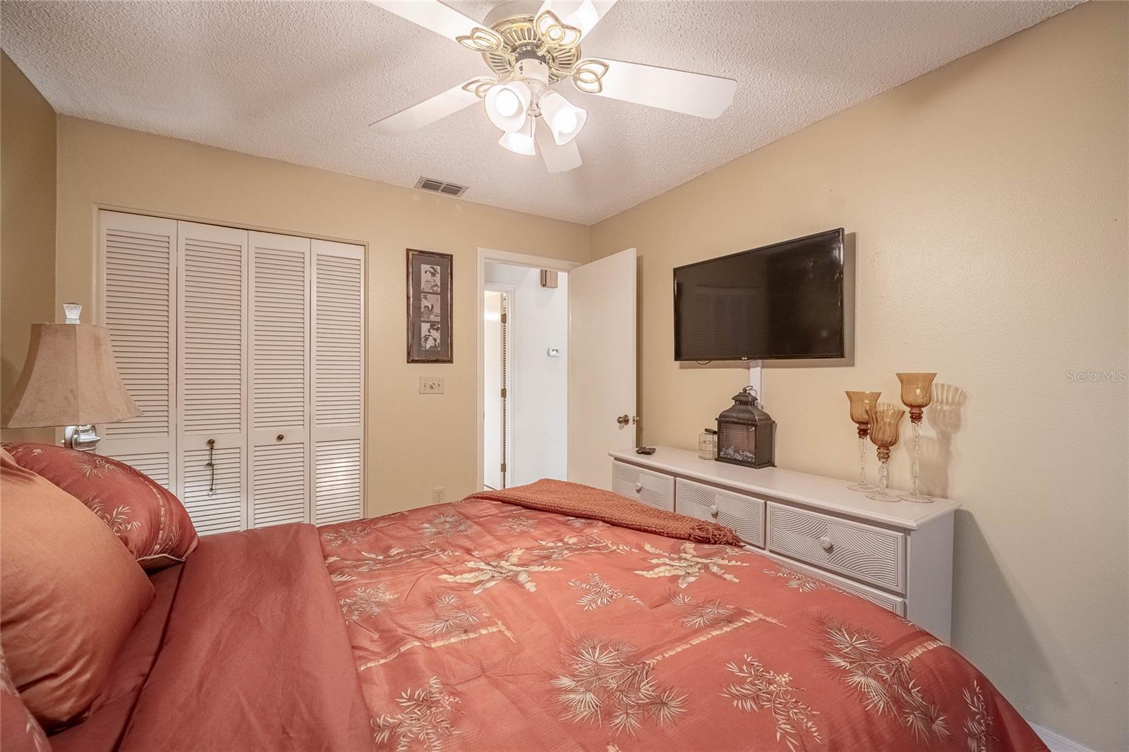 2024 E DEL WEBB BLVD, SUN CITY CENTER, FL, 33573