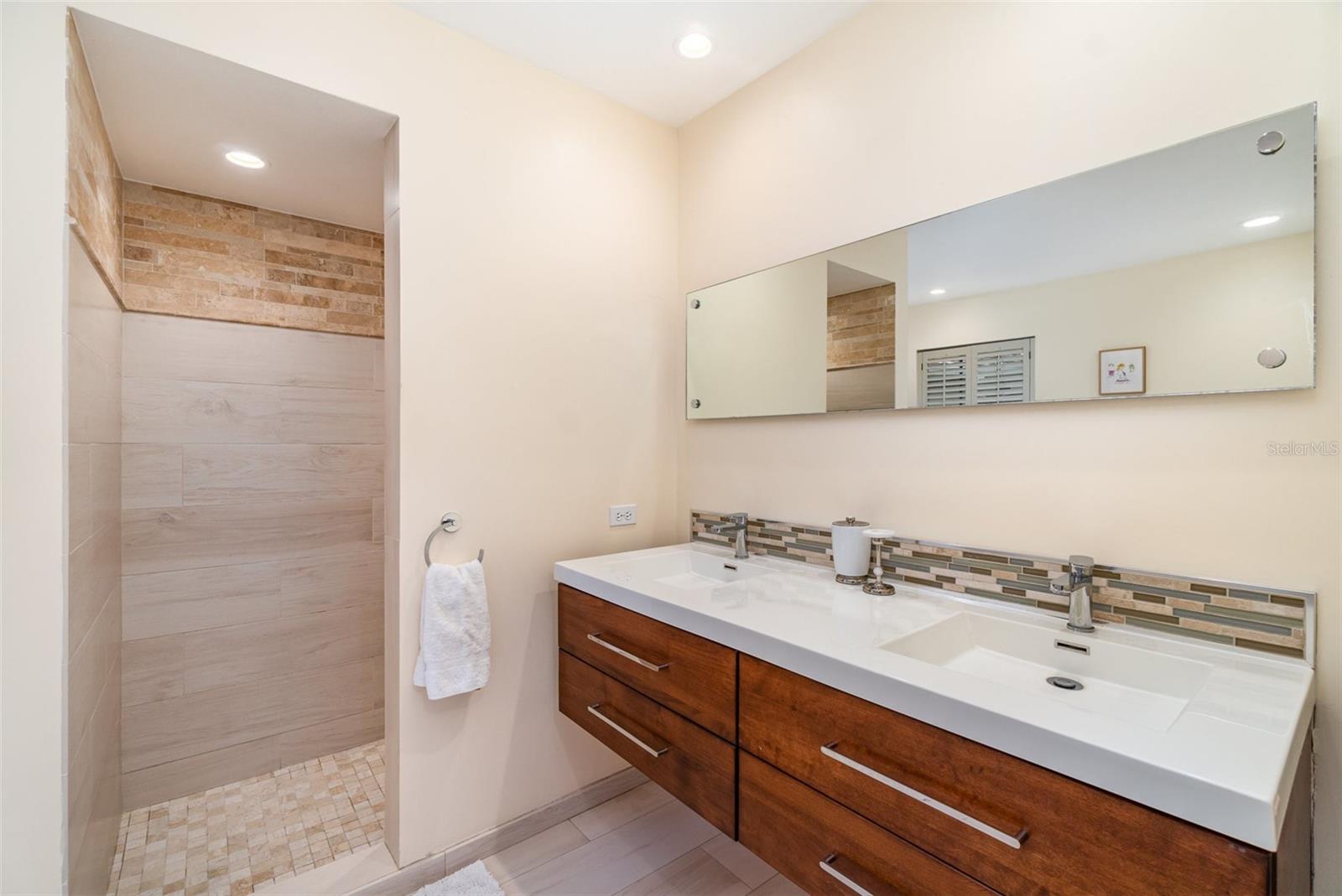 4353 INDIAN POINT TRL, SARASOTA, FL, 34238