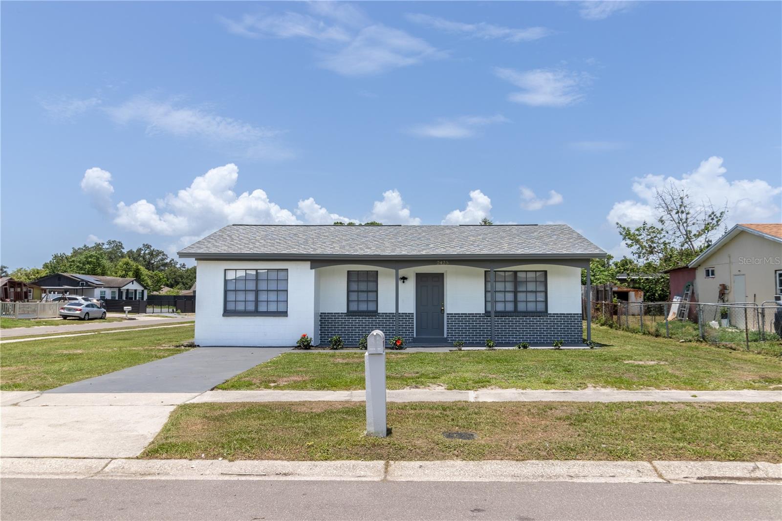 2425 WISHING WELL CIR, TAMPA, FL, 33619