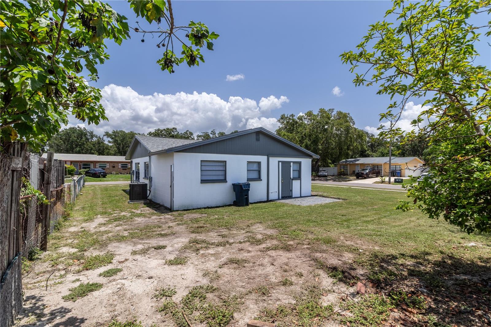 2425 WISHING WELL CIR, TAMPA, FL, 33619