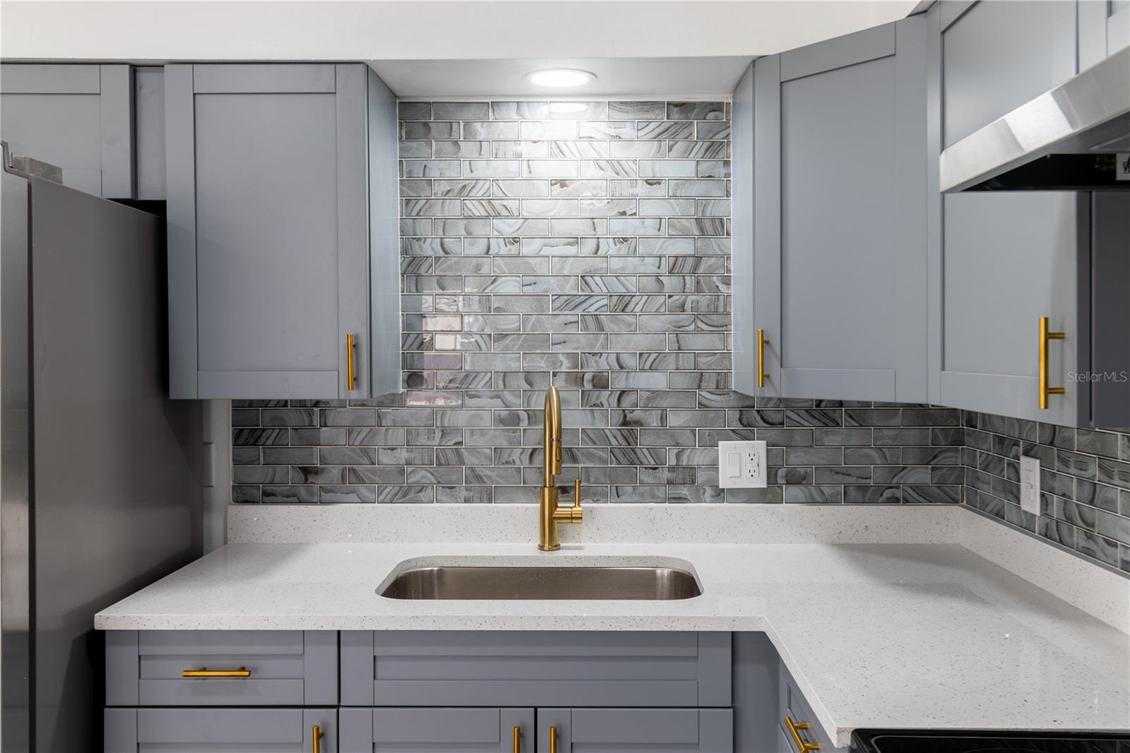 2425 WISHING WELL CIR, TAMPA, FL, 33619