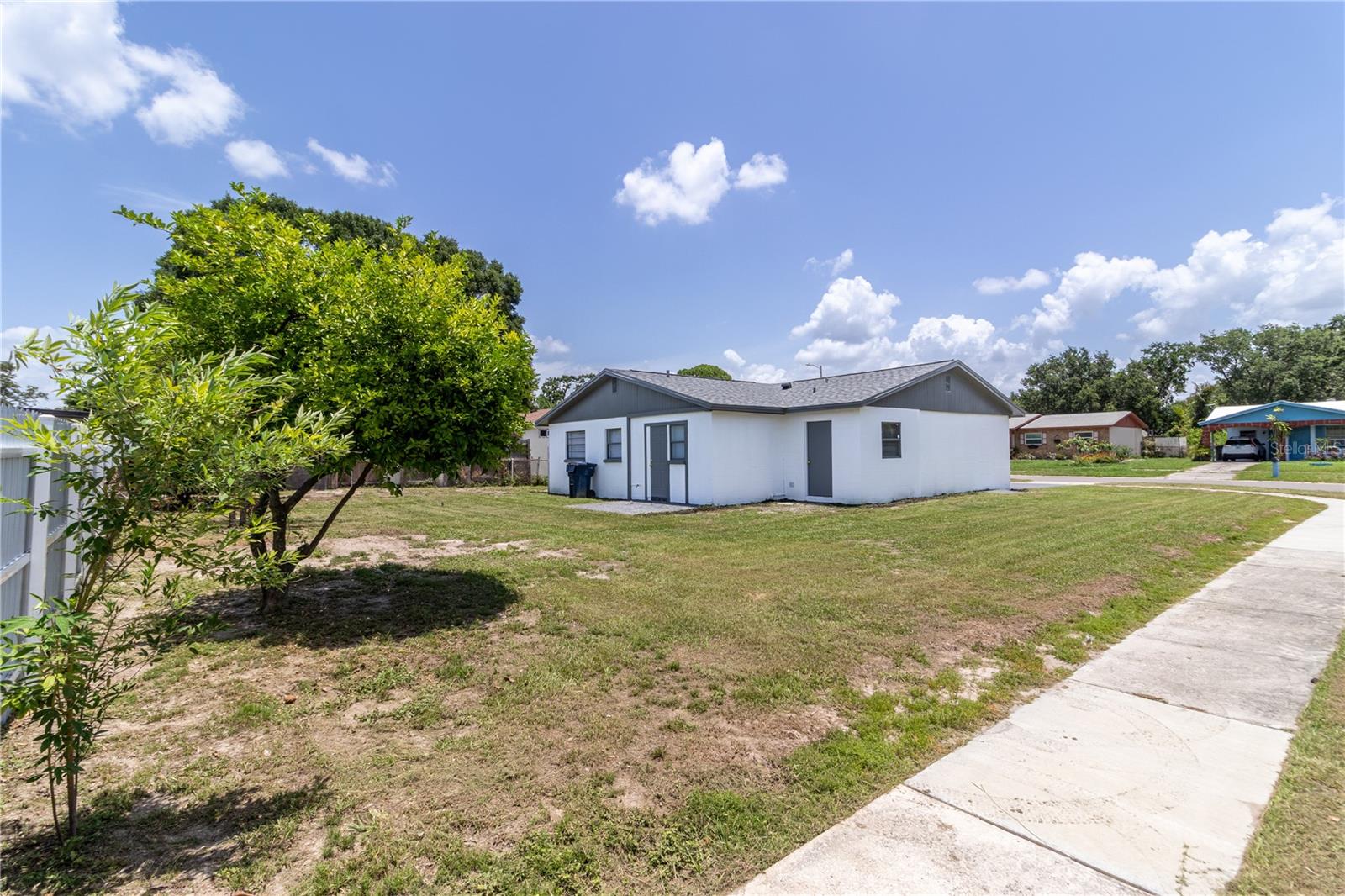 2425 WISHING WELL CIR, TAMPA, FL, 33619