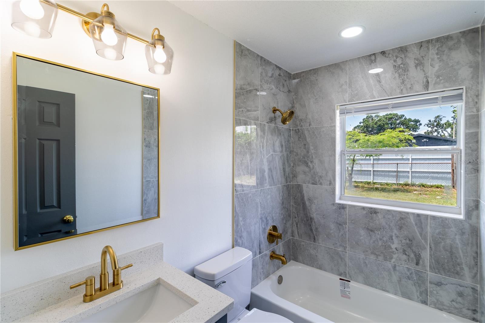 2425 WISHING WELL CIR, TAMPA, FL, 33619