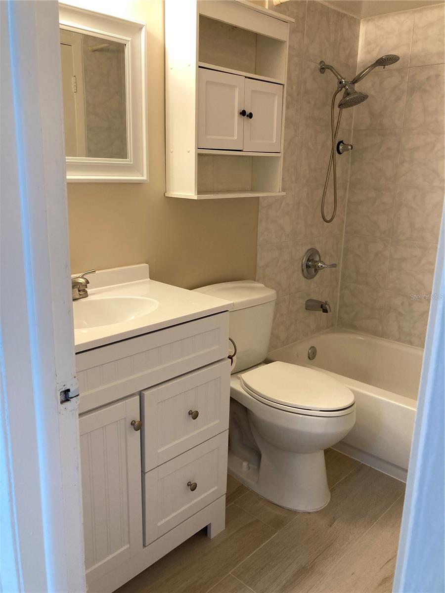 3840 N LAKE DR #126, TAMPA, FL, 33614