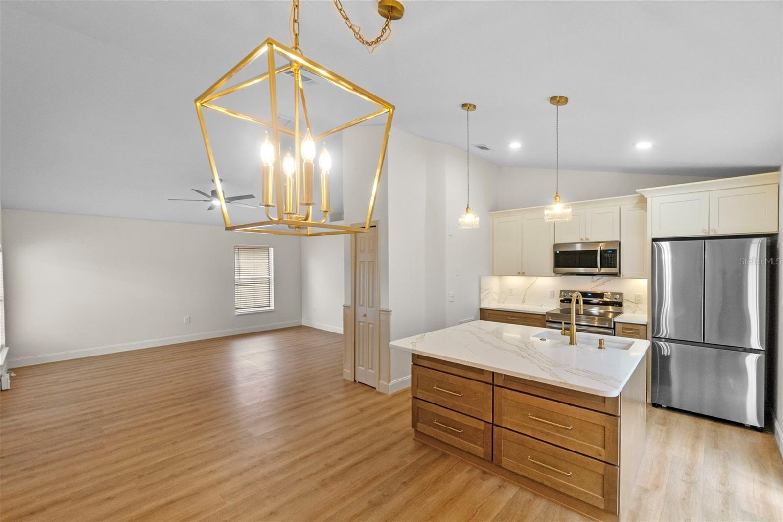 369 PLACID LAKE DR, SANFORD, FL, 32773