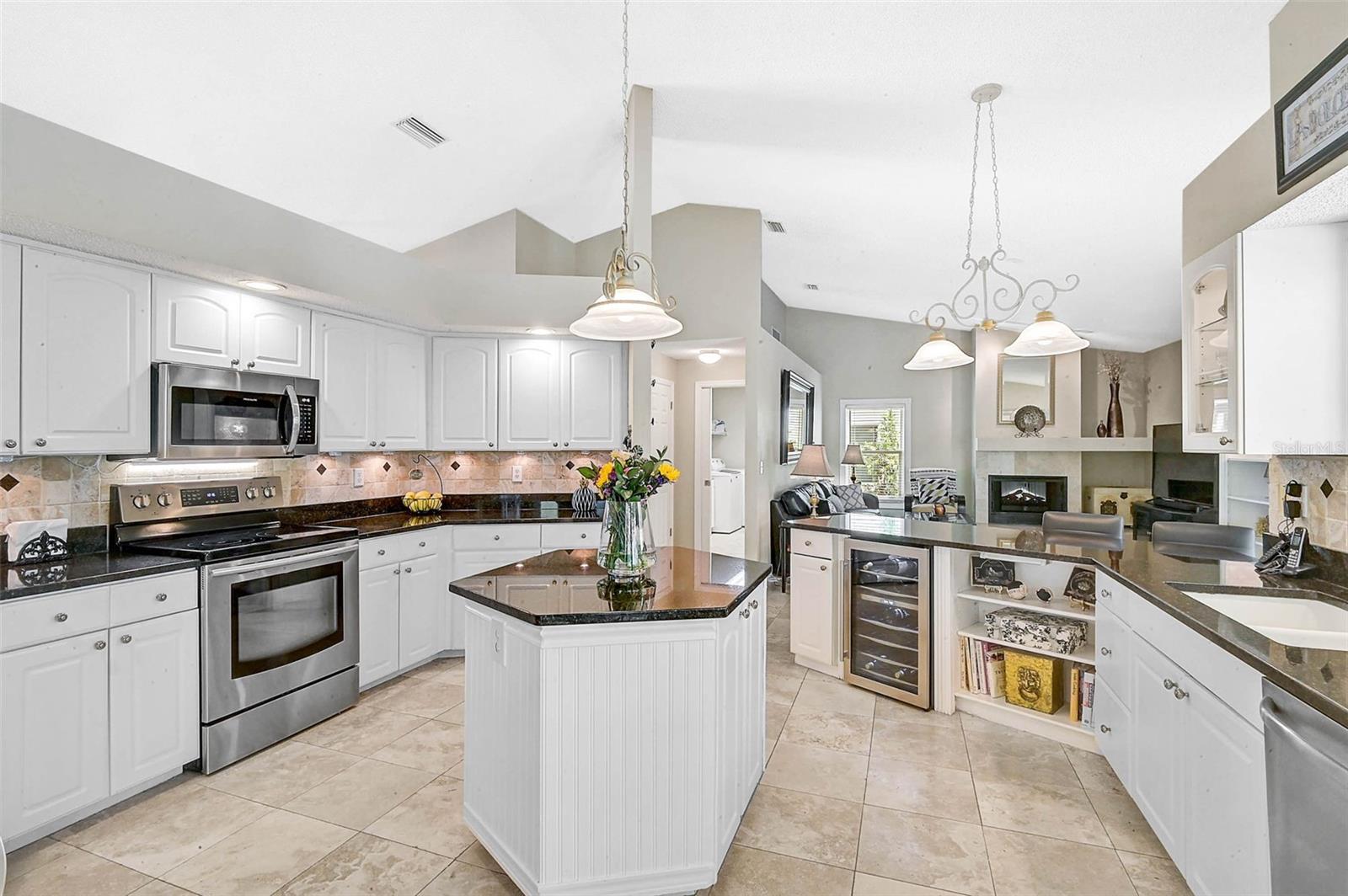 A4655503 Property Photo