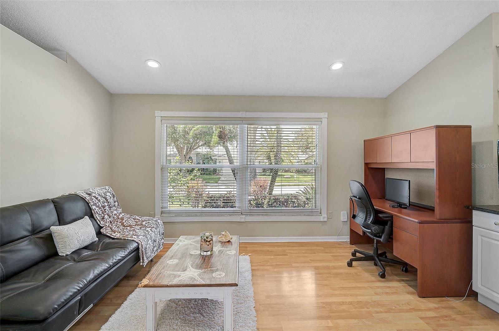 A4655503 Property Photo
