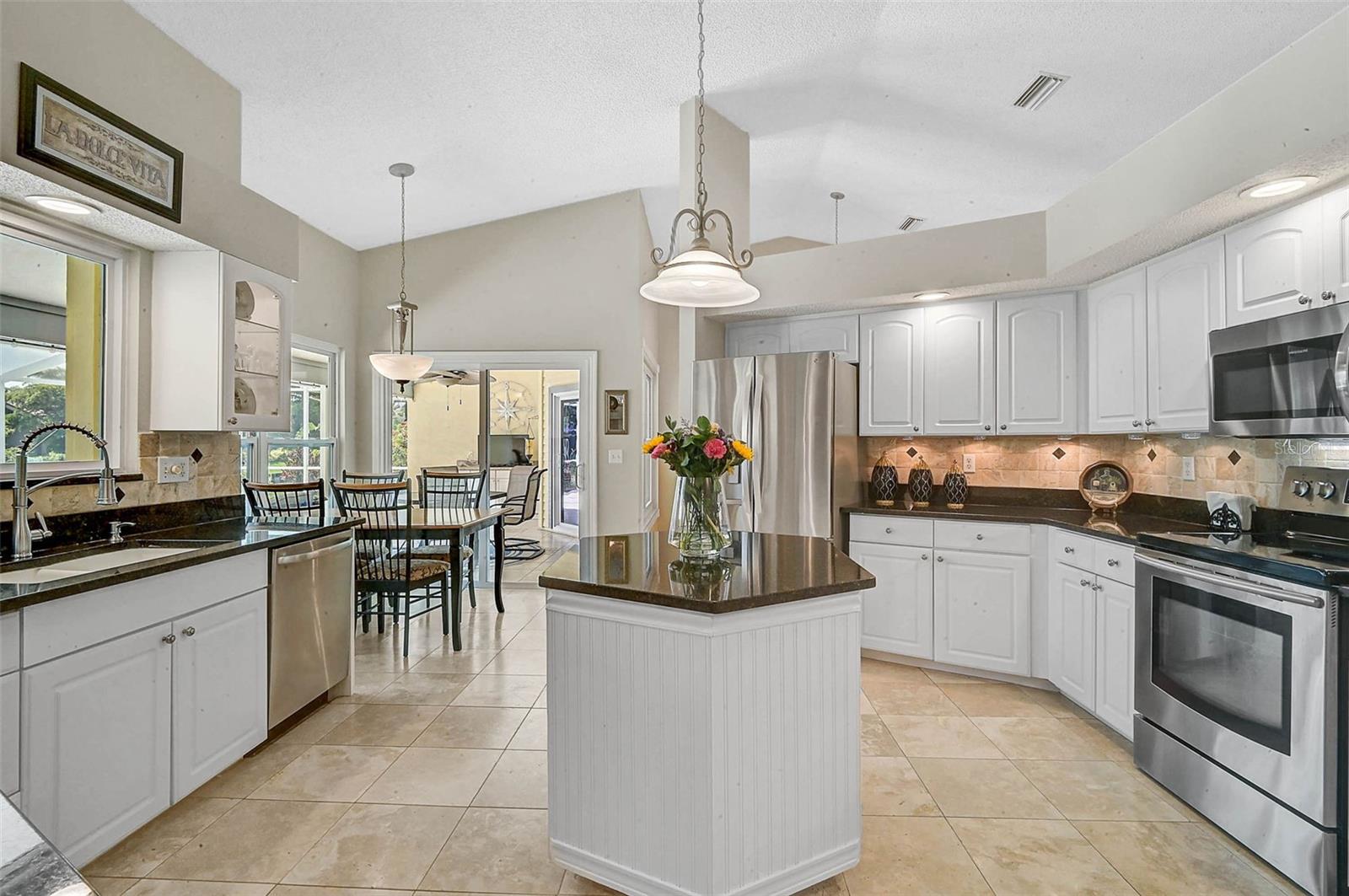 A4655503 Property Photo
