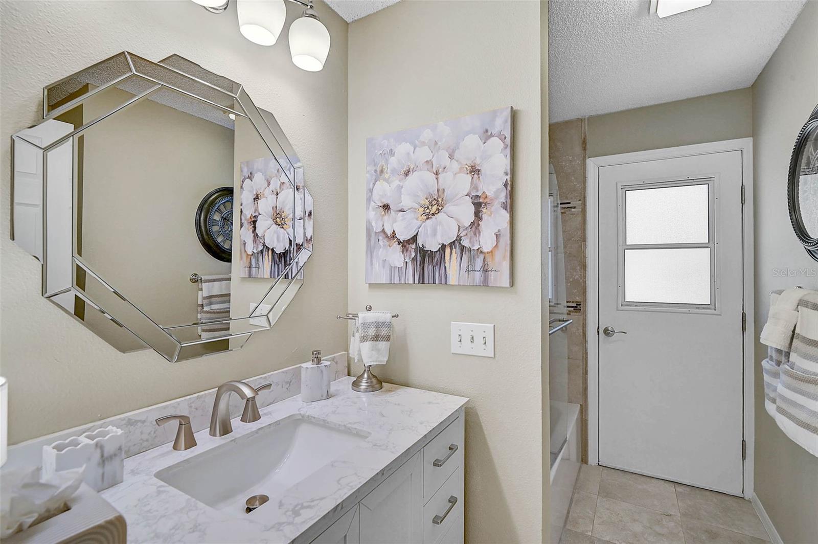 A4655503 Property Photo