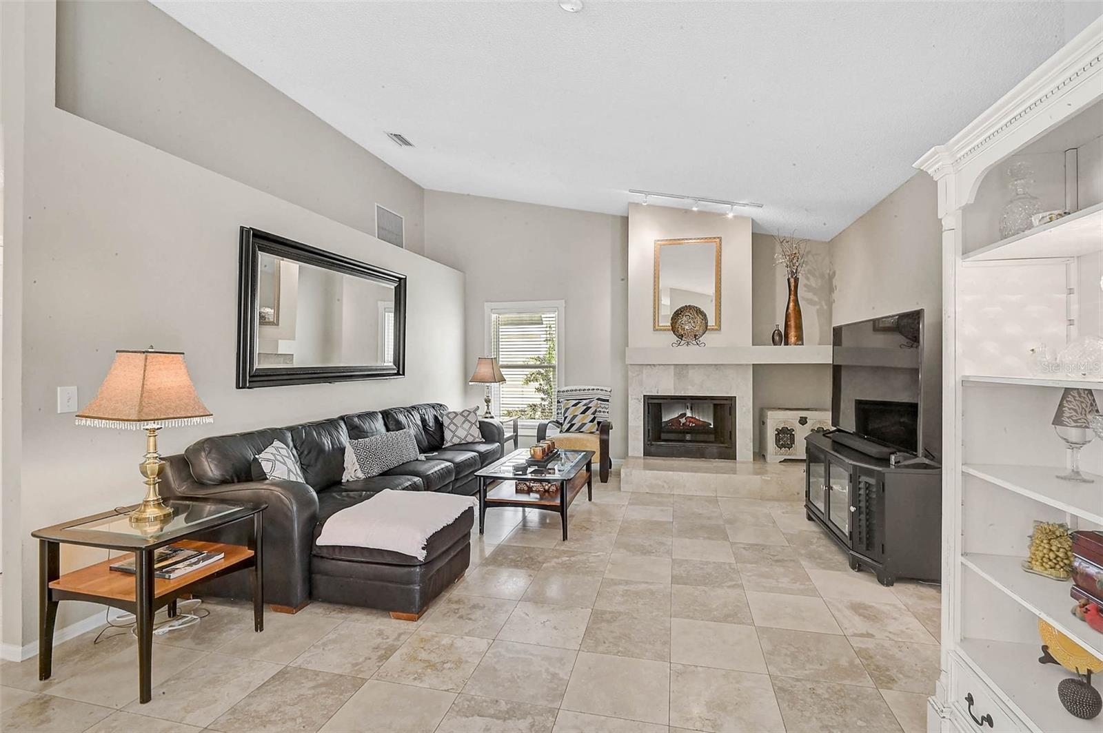 A4655503 Property Photo