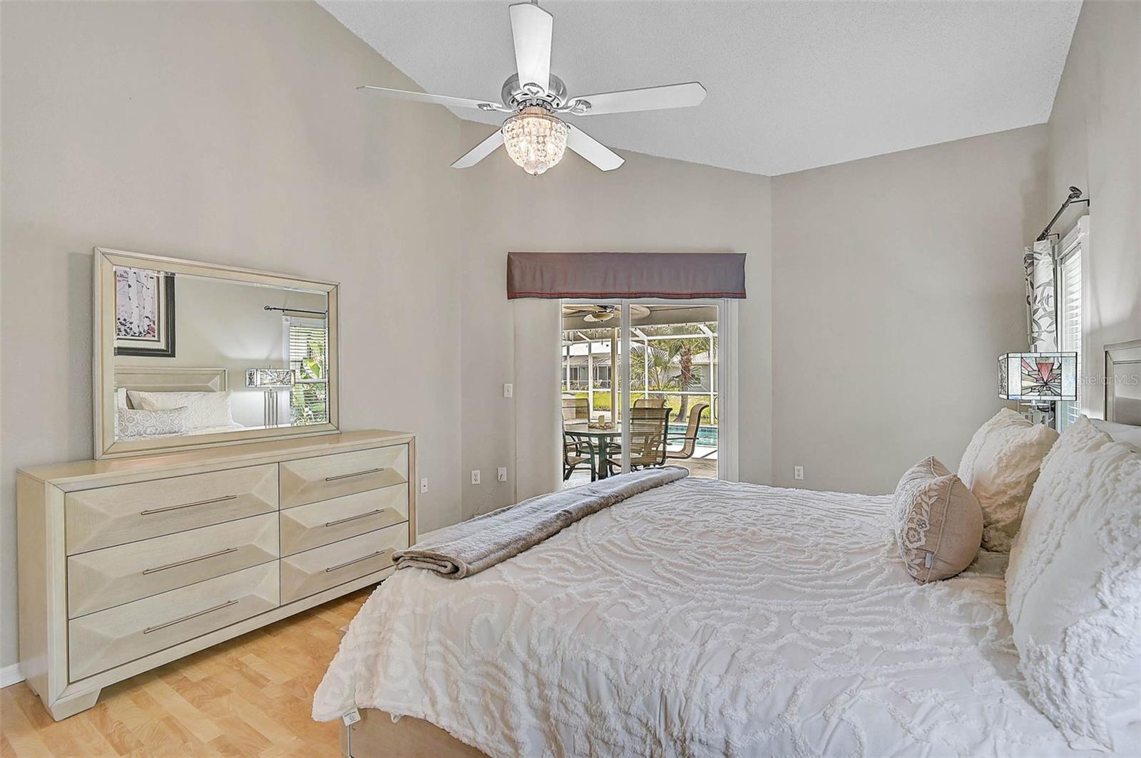 A4655503 Property Photo