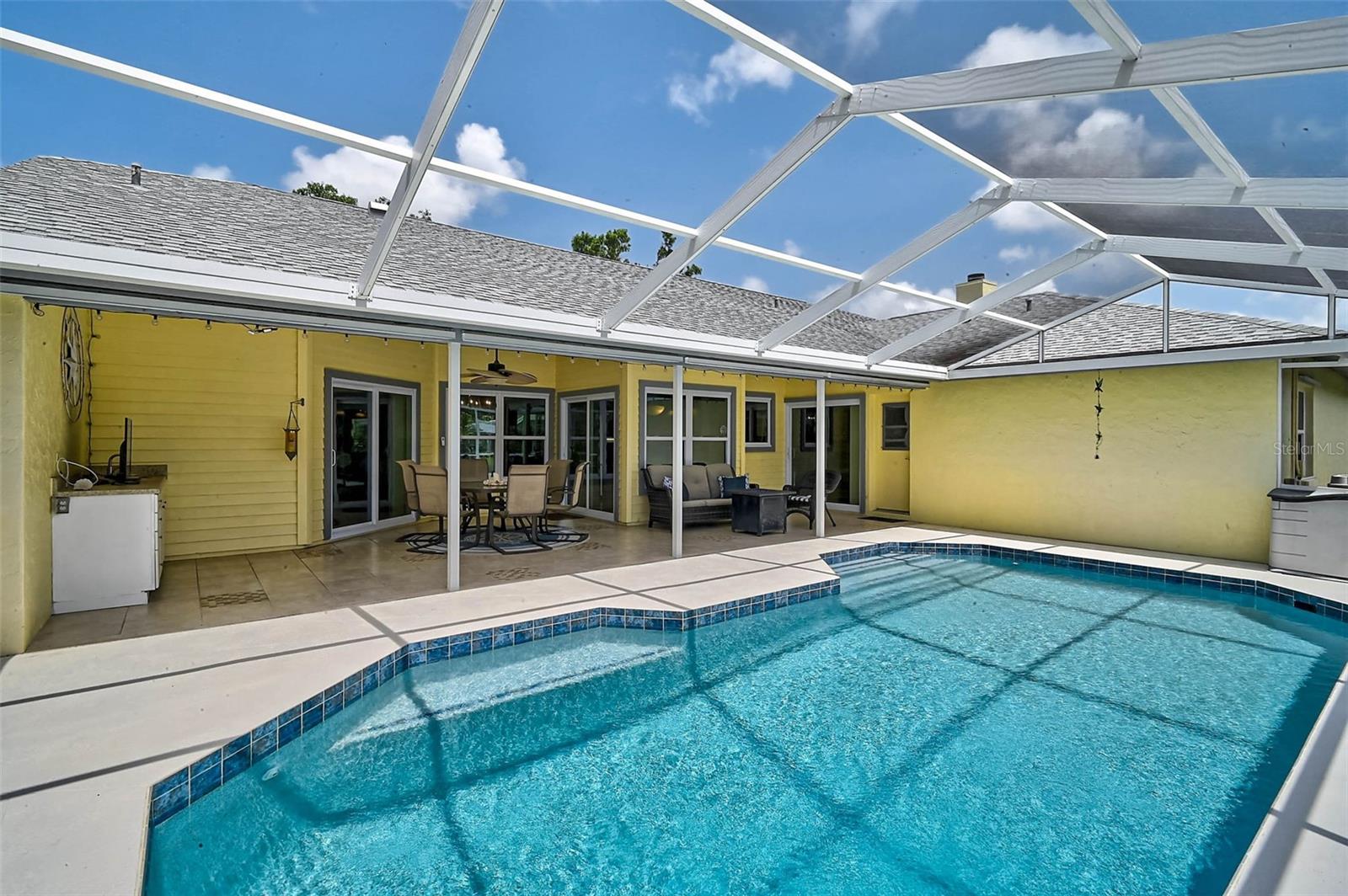 A4655503 Property Photo